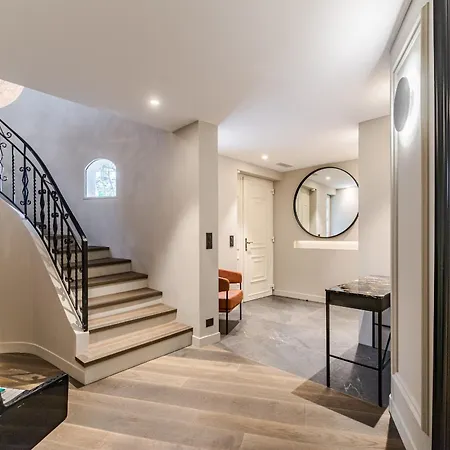 Karine By Terrys Homes 아파트 빌뇌브루베